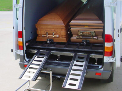 DD4000 with 2 caskets secured on tilted down upper deck