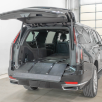 A SR75 mini deck system installed in a Cadillac Escalade