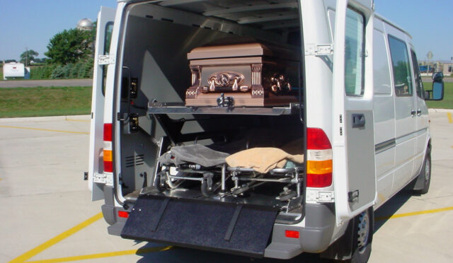 DD2000 with 1 casket and 2 cots